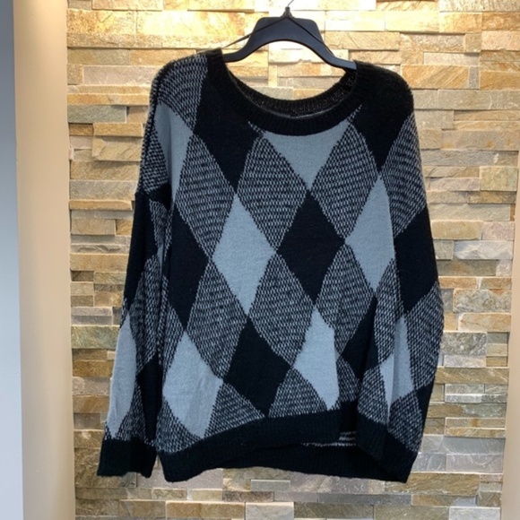 Vince Camuto Women's Fuzzy Argyle Sweater - Picture 5 of 6